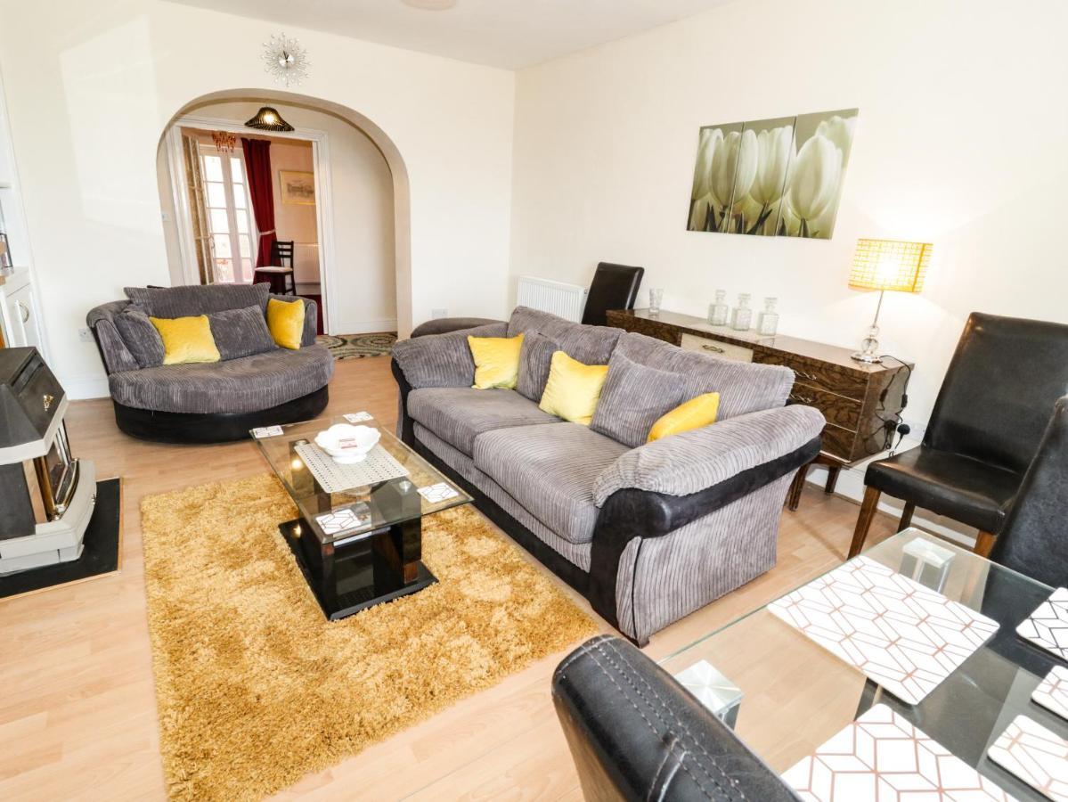 Llys Madoc, Basement Apartment Penmaen-mawr Esterno foto