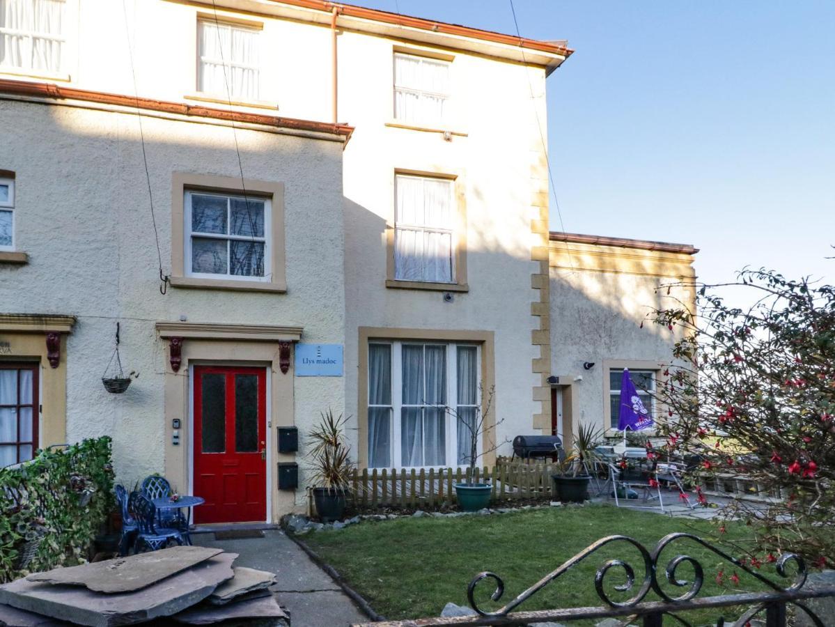 Llys Madoc, Basement Apartment Penmaen-mawr Esterno foto
